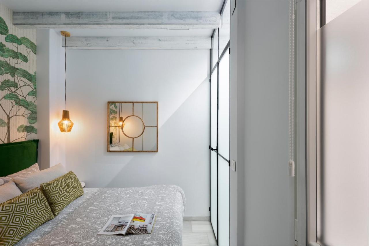 Apartamentos Catedral Севилья Экстерьер фото